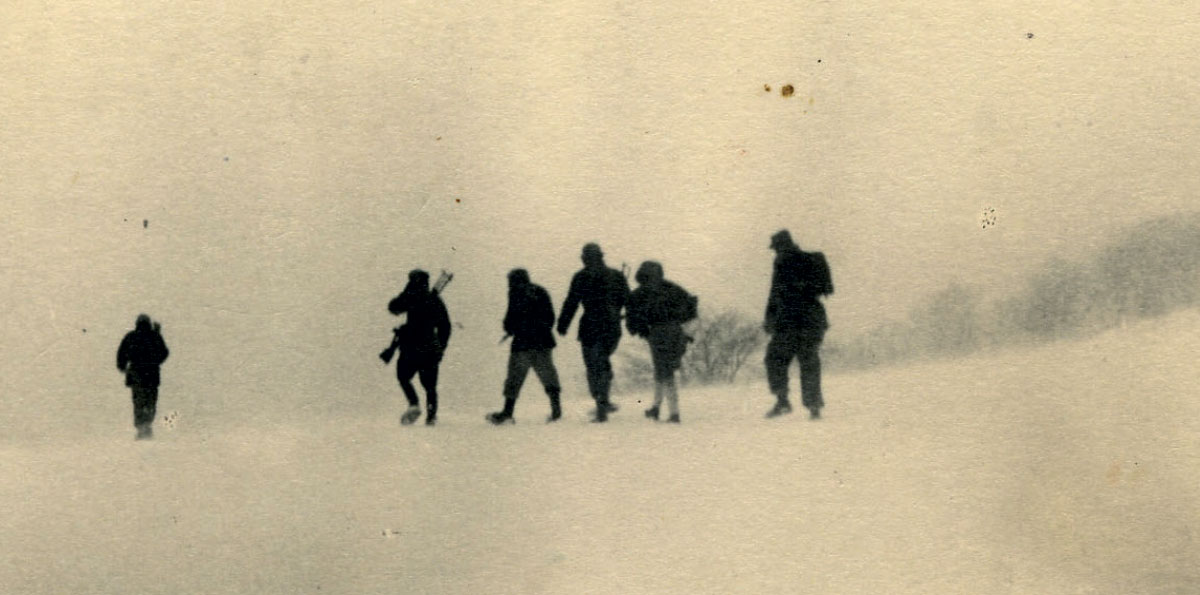 Partigiani in marcia, 1945