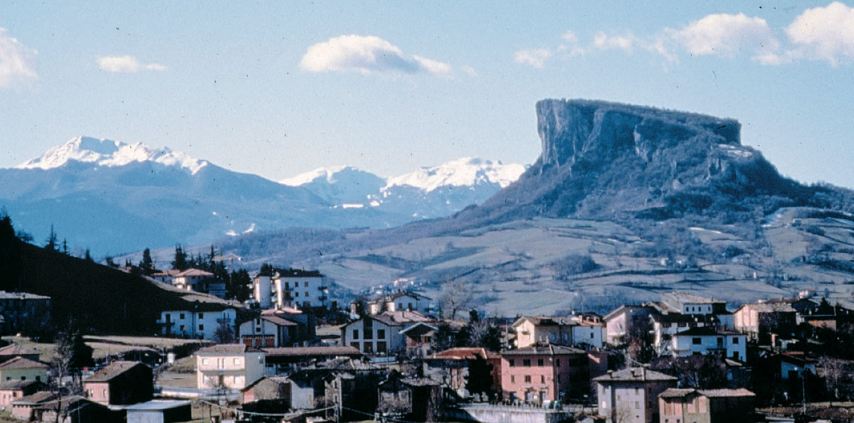 Die Pietra di Bismantova von Felina aus gesehen