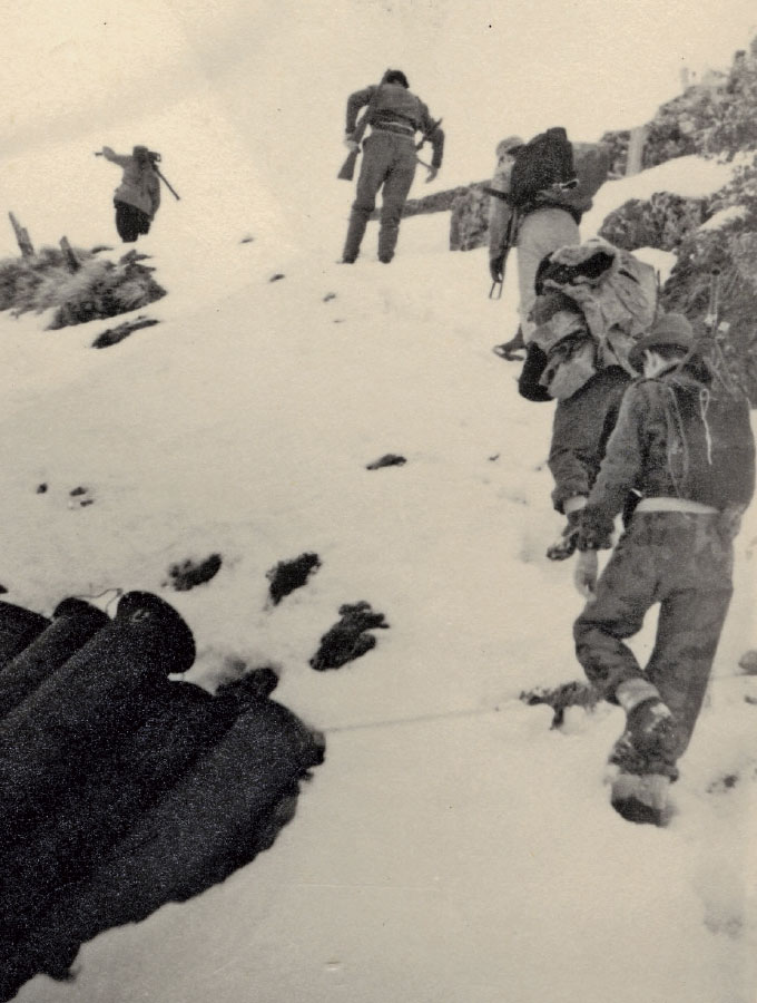 Partigiani in marcia, inverno 1944